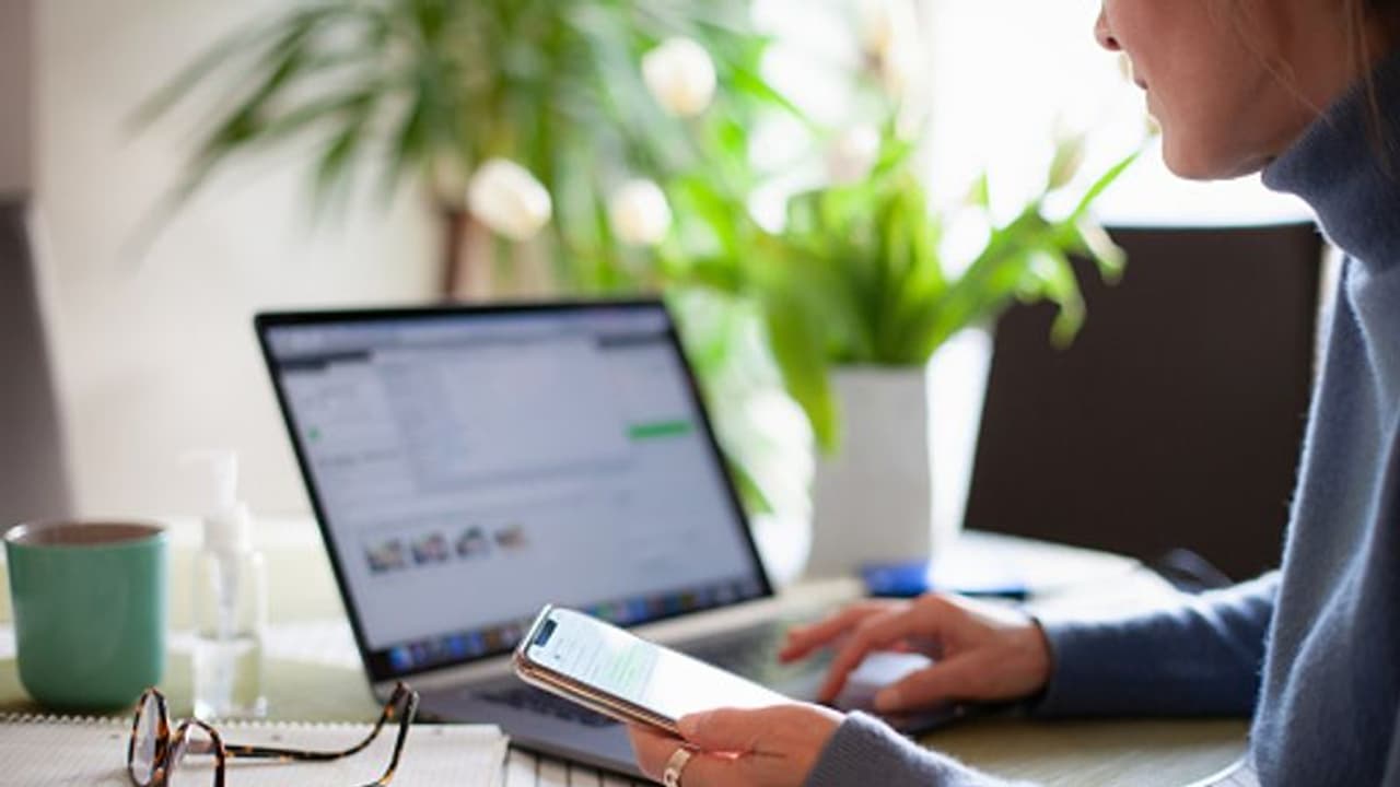 সপ্তাহে মাত্র ৪ দিন কাজ সবেতনে ৩ দিন ছুটি, চালু হতে পারে নতুন নিয়ম সপ্তাহে মাত্র ৪ দিন কাজ সবেতনে ৩ দিন ছুটি, চালু হতে পারে নতুন নিয়ম