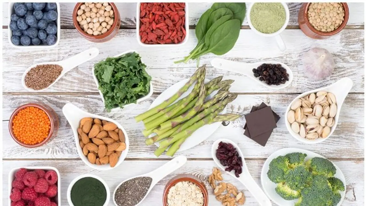 ಚಾಕೋಲೇಟ್ನಿಂದ ಬೆಳ್ಳುಳ್ಳಿವರೆಗೆ.. ಆಹಾರದ ಮೂಲಕ Anxiety ನಿವಾರಿಸಿಕೊಳ್ಳಿ ಚಾಕೋಲೇಟ್ನಿಂದ ಬೆಳ್ಳುಳ್ಳಿವರೆಗೆ.. ಆಹಾರದ ಮೂಲಕ Anxiety ನಿವಾರಿಸಿಕೊಳ್ಳಿ