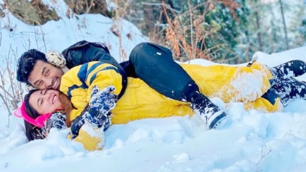ঐন্দ্রিলার উপস্থিতিতেই প্রেমে পড়লেন অঙ্কুশ, 'পাহাড়ি সুন্দরী'কে চুম্বনে ভরিয়ে দিলেন অভিনেতা ঐন্দ্রিলার উপস্থিতিতেই প্রেমে পড়লেন অঙ্কুশ, 'পাহাড়ি সুন্দরী'কে চুম্বনে ভরিয়ে দিলেন অভিনেতা