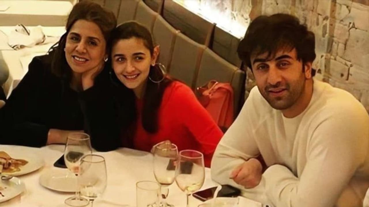 'ডান্স দিওয়ানে জুনিয়র' এর মঞ্চে একরত্তির নাচে মুগ্ধ নীতু, তুলনা করলেন আলিয়ার সঙ্গে 'ডান্স দিওয়ানে জুনিয়র' এর মঞ্চে একরত্তির নাচে মুগ্ধ নীতু, তুলনা করলেন আলিয়ার সঙ্গে