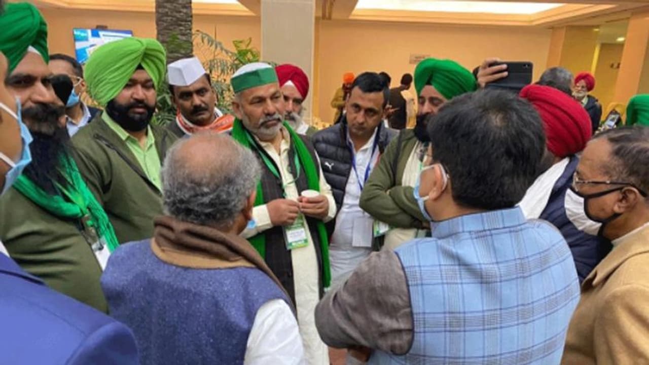 দুটি বিষয়ে সহমত কেন্দ্র ও কৃষক পক্ষ, ষষ্ঠ দফার আলোচনার পর দেখা যাচ্ছে সমাধানের আলো দুটি বিষয়ে সহমত কেন্দ্র ও কৃষক পক্ষ, ষষ্ঠ দফার আলোচনার পর দেখা যাচ্ছে সমাধানের আলো