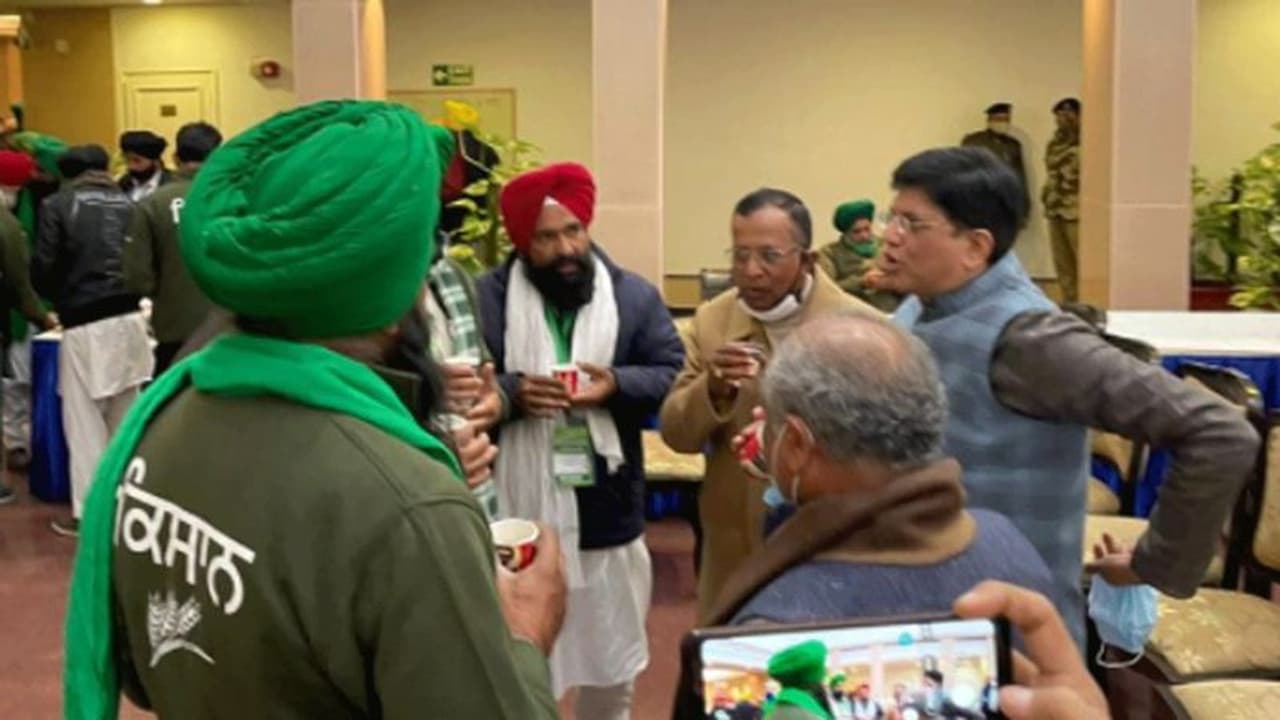 ರೈತರ ನಾಲ್ಕರಲ್ಲಿ 2 ಬೇಡಿಕೆಗೆ ಕೇಂದ್ರ ಸಮ್ಮತಿ; 7ನೇ ಸುತ್ತಿನ ಸಭೆಗೆ ದಿನಾಂಕ ಫಿಕ್ಸ್! ರೈತರ ನಾಲ್ಕರಲ್ಲಿ 2 ಬೇಡಿಕೆಗೆ ಕೇಂದ್ರ ಸಮ್ಮತಿ; 7ನೇ ಸುತ್ತಿನ ಸಭೆಗೆ ದಿನಾಂಕ ಫಿಕ್ಸ್!