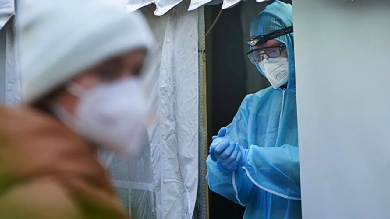 কোভিড রোগীর সঙ্গে পিপিই খুলে যৌনতায় মত্ত নার্স ভাইরাল ভিডিওয় চাঞ্চল্যকর বিধিভঙ্গ কোভিড রোগীর সঙ্গে পিপিই খুলে যৌনতায় মত্ত নার্স ভাইরাল ভিডিওয় চাঞ্চল্যকর বিধিভঙ্গ