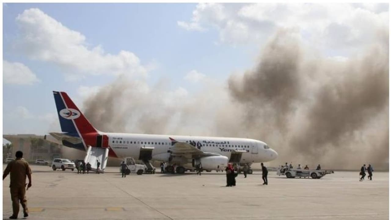 യെമനിലെ ഏദന് വിമാനത്താവളത്തില് സ്ഫോടനം; 25 മരണം, നിരവധി പേര്ക്ക് പരിക്ക് യെമനിലെ ഏദന് വിമാനത്താവളത്തില് സ്ഫോടനം; 25 മരണം, നിരവധി പേര്ക്ക് പരിക്ക്