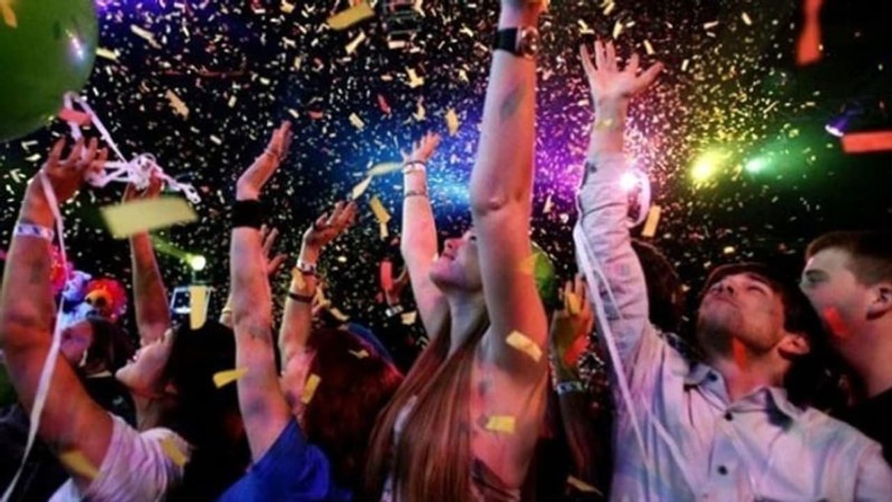 நள்ளிரவு 1 மணி வரை மட்டுமே புத்தாண்டு கொண்டாட்டங்களுக்கு அனுமதி... அரசின் அதிரடி முடிவால் மக்கள் அதிருப்தி!! நள்ளிரவு 1 மணி வரை மட்டுமே புத்தாண்டு கொண்டாட்டங்களுக்கு அனுமதி... அரசின் அதிரடி முடிவால் மக்கள் அதிருப்தி!!