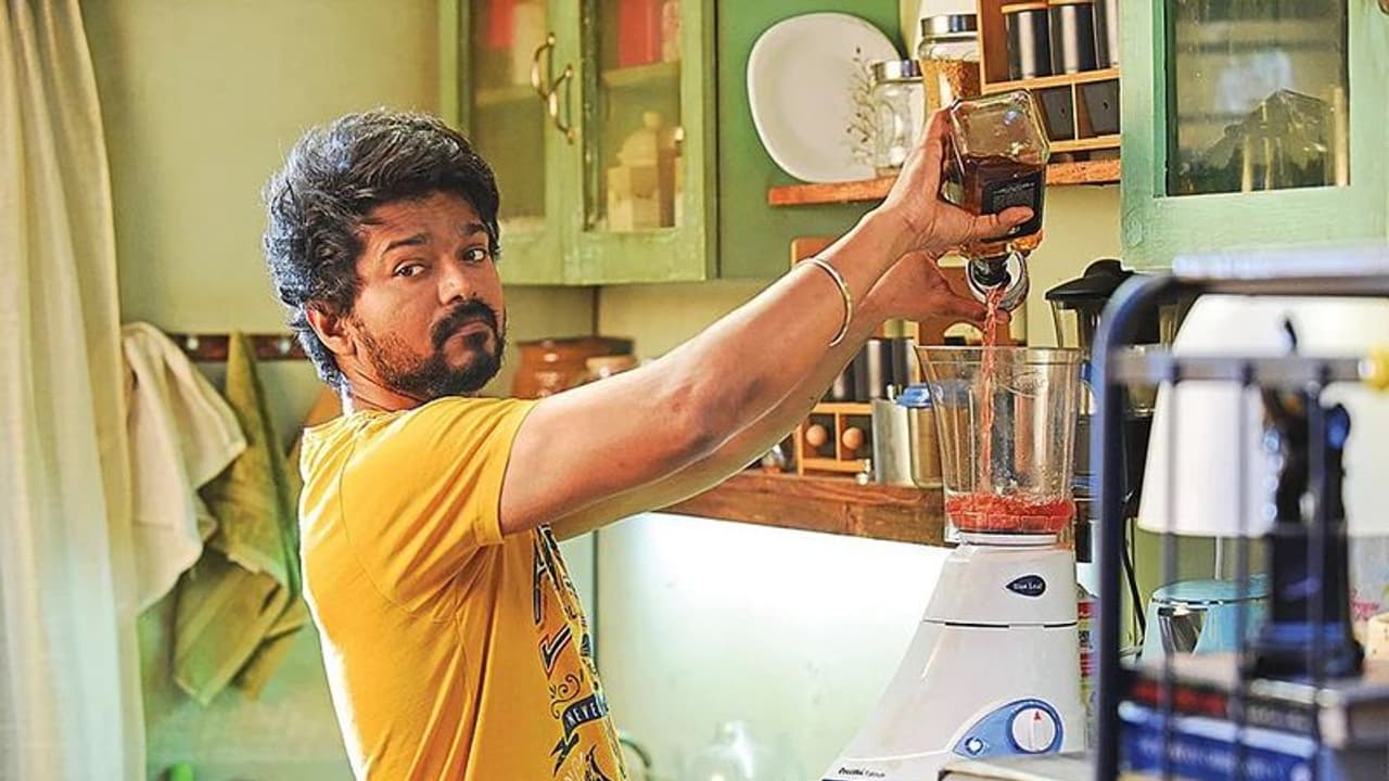 ஆக்ஷனில் பின்னி பெடல் எடுத்த தளபதி..! வெளியானது மெய் சிலிர்க்கவைக்கும் புதிய புரோமோ..! ஆக்ஷனில் பின்னி பெடல் எடுத்த தளபதி..! வெளியானது மெய் சிலிர்க்கவைக்கும் புதிய புரோமோ..!