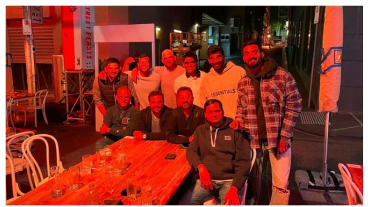 সকলকে নতুন বছরের শুভেচ্ছা জানালেন কে এল রাহুল, জানালেন নিজের 'নিউ ইয়ার রেজোলিউশন' সকলকে নতুন বছরের শুভেচ্ছা জানালেন কে এল রাহুল, জানালেন নিজের 'নিউ ইয়ার রেজোলিউশন'