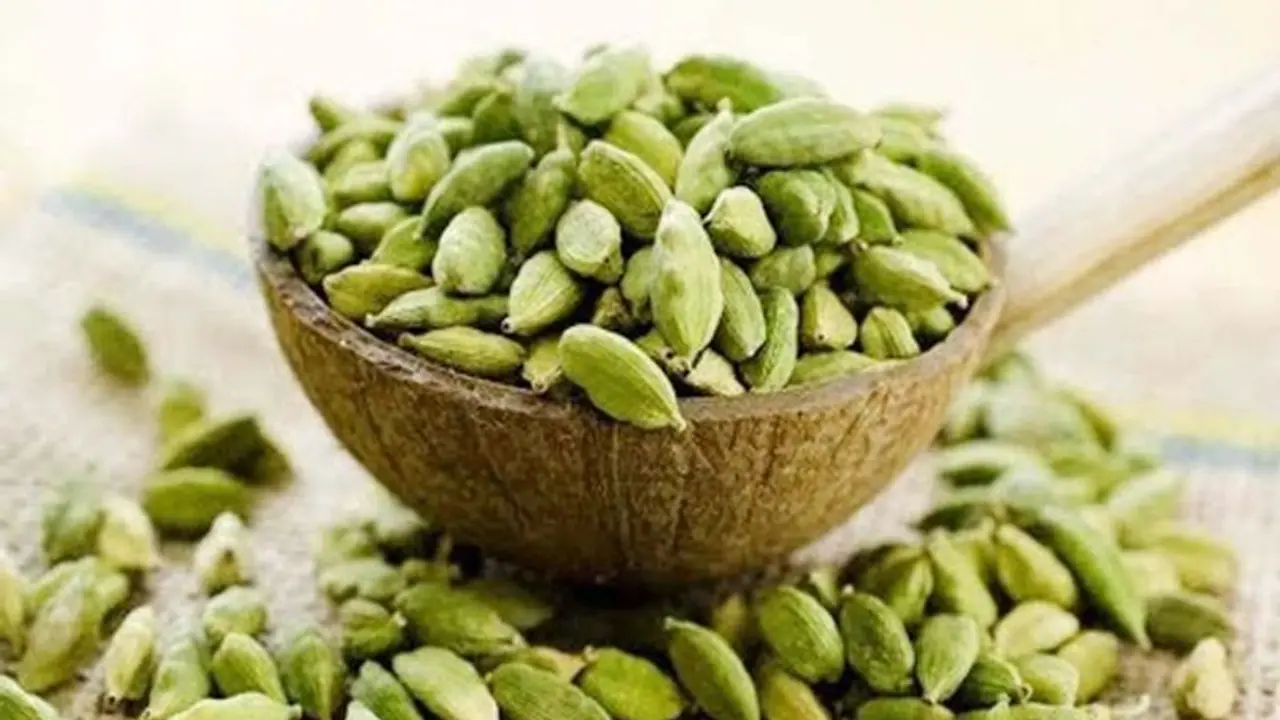 Cardamom Benefits: ஏலக்காய்; அஞ்சறைப்பெட்டியில் இருக்கும் அருமருந்து நரம்பு பிரச்சினை எட்டிக்கூட பார்க்காது!