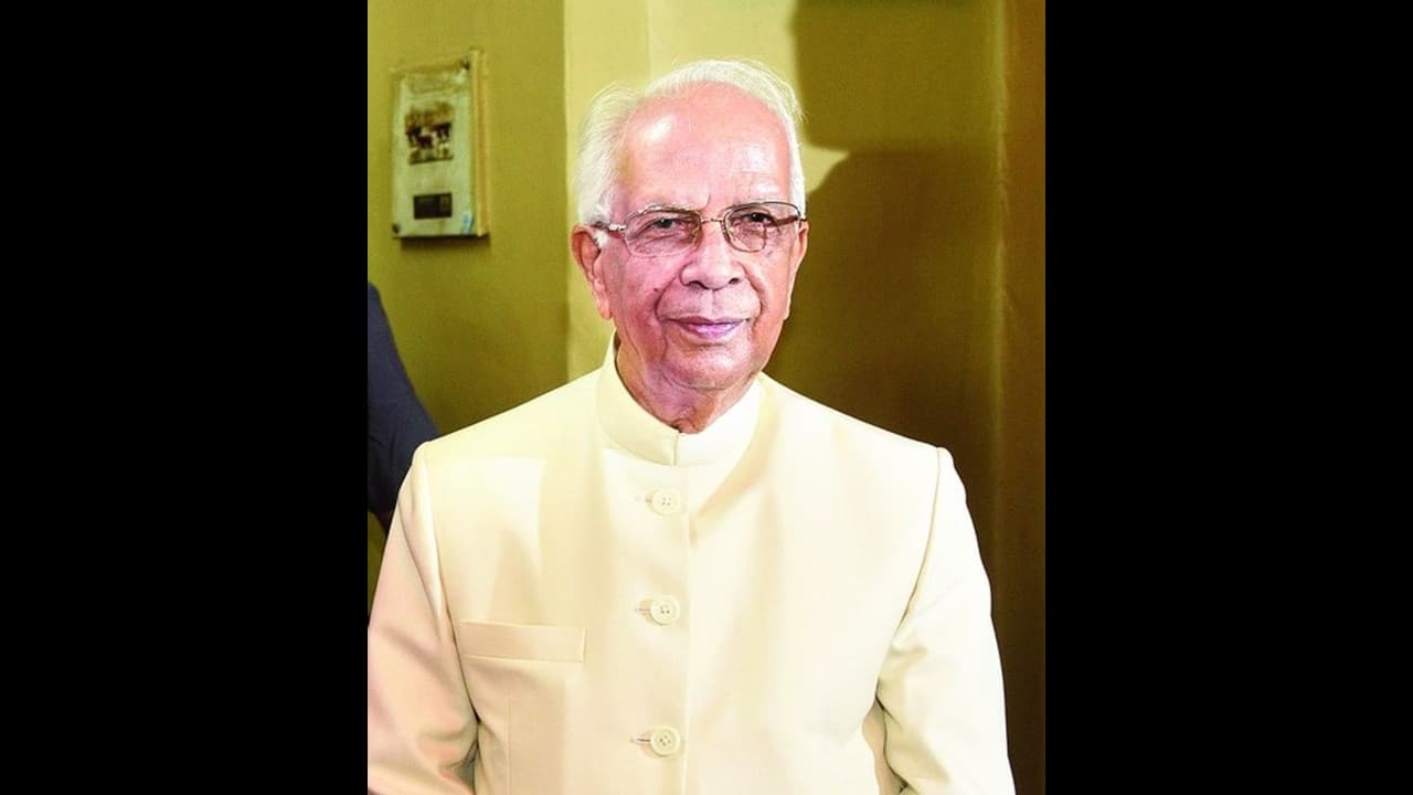 బీజేపీ లీడర్, బెంగాల్ మాజీ గవర్నర్ కేసరినాథ్ త్రిపాఠి కన్నుమూత.. ప్రధాని మోడీ సహా ప్రముఖుల నివాళి బీజేపీ లీడర్, బెంగాల్ మాజీ గవర్నర్ కేసరినాథ్ త్రిపాఠి కన్నుమూత.. ప్రధాని మోడీ సహా ప్రముఖుల నివాళి