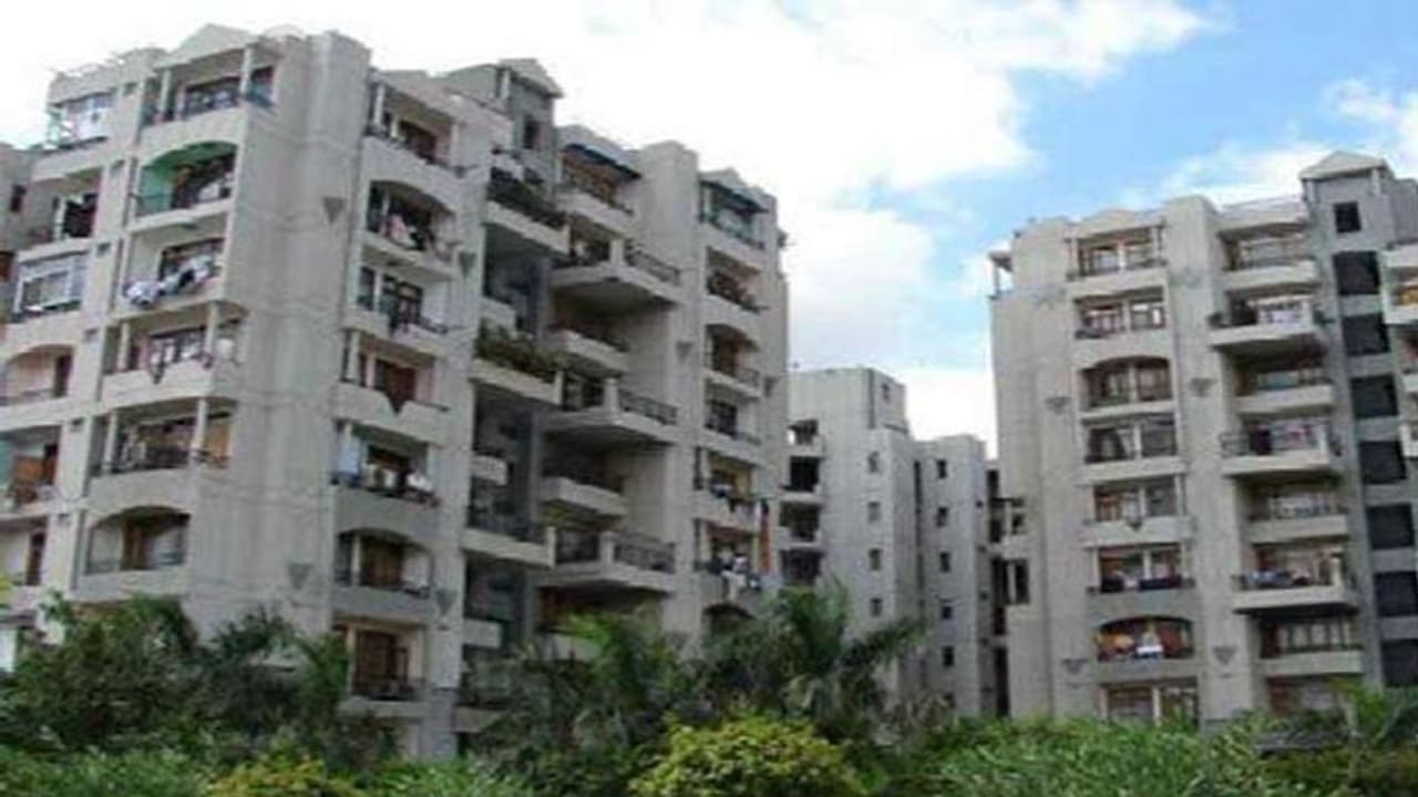 മാതാപിതാക്കൾ ഉറങ്ങിക്കിടക്കവേ 5 വയസുകാരൻ ഫ്ലാറ്റിന്റെ എട്ടാം നിലയിൽ നിന്ന് വീണു, ദാരുണാന്ത്യം മാതാപിതാക്കൾ ഉറങ്ങിക്കിടക്കവേ 5 വയസുകാരൻ ഫ്ലാറ്റിന്റെ എട്ടാം നിലയിൽ നിന്ന് വീണു, ദാരുണാന്ത്യം