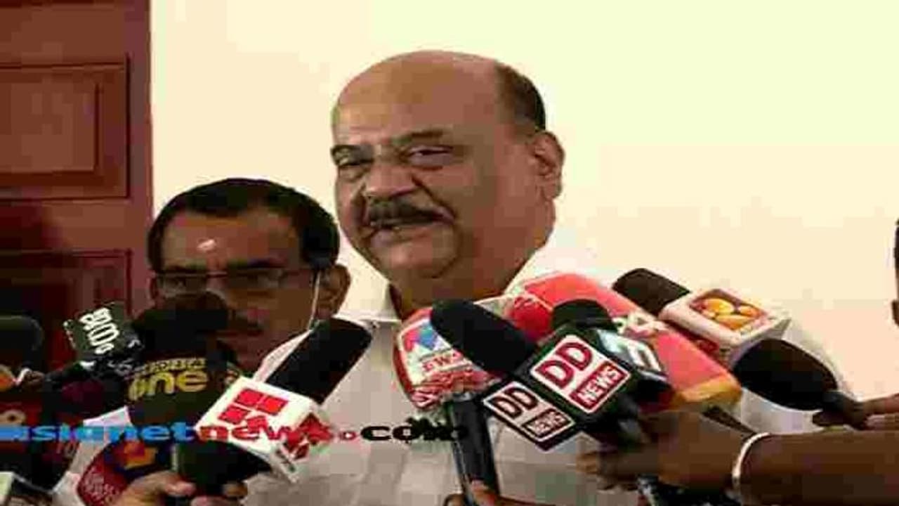 'വഴിയേ പോകുന്നവർക്ക് സീറ്റ് ചോദിക്കാൻ എന്ത് കാര്യം', പാലാ വിട്ട് നൽകില്ലെന്ന് കാപ്പൻ 'വഴിയേ പോകുന്നവർക്ക് സീറ്റ് ചോദിക്കാൻ എന്ത് കാര്യം', പാലാ വിട്ട് നൽകില്ലെന്ന് കാപ്പൻ