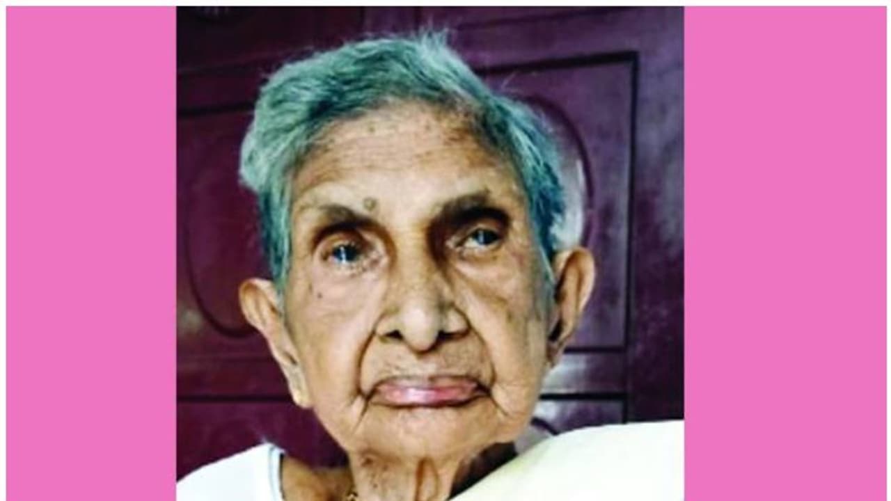 കൊവിഡിനെ പൊരുതി തോല്‍പിച്ച് 102കാരിയായ കാര്‍ത്യായനി