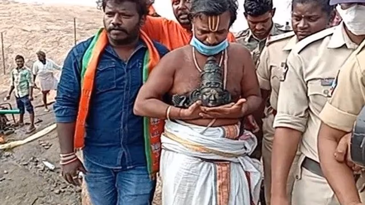 ಆಂಧ್ರದಲ್ಲಿ ಮುಂದುವರೆದ ದೇಗುಲಗಳ ಮೇಲಿನ ದಾಳಿ, ವಿಗ್ರಹ ಧ್ವಂಸ!