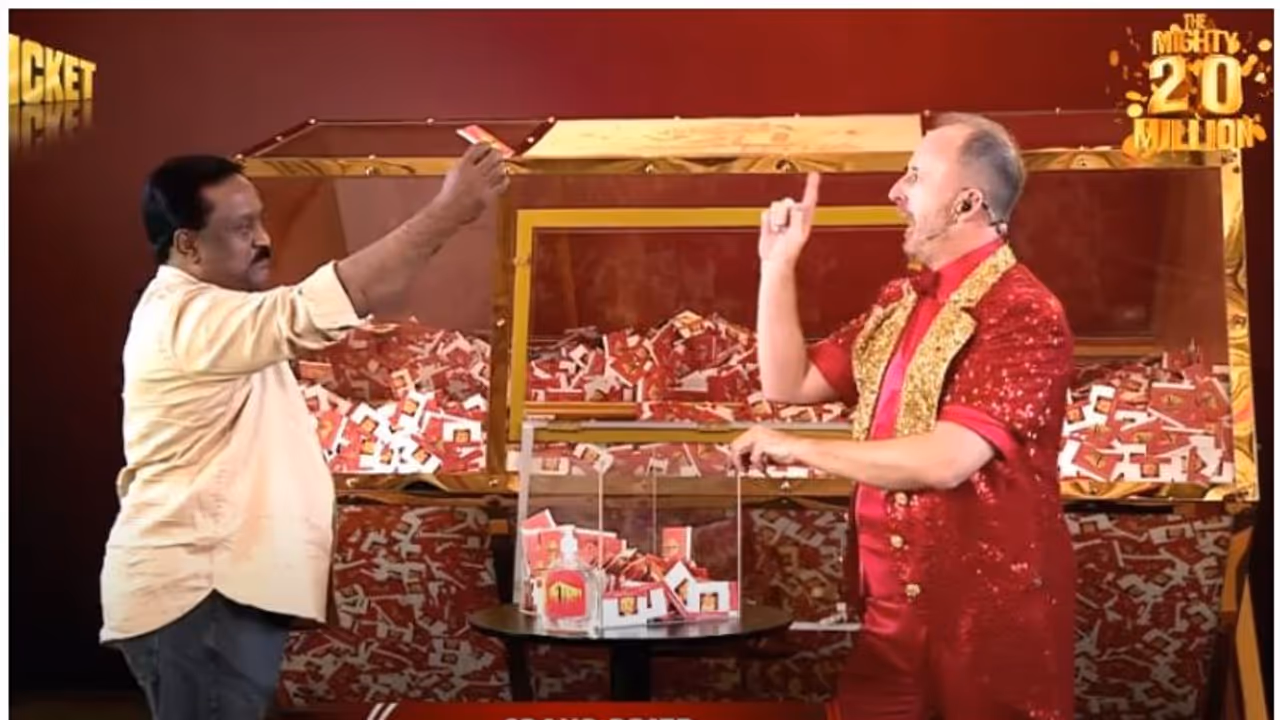 അബുദാബി ബിഗ് ടിക്കറ്റില് മലയാളിക്ക് 40 കോടിയുടെ സമ്മാനം; വിജയിയെ തെരഞ്ഞെടുത്തതും മറ്റൊരു മലയാളി അബുദാബി ബിഗ് ടിക്കറ്റില് മലയാളിക്ക് 40 കോടിയുടെ സമ്മാനം; വിജയിയെ തെരഞ്ഞെടുത്തതും മറ്റൊരു മലയാളി