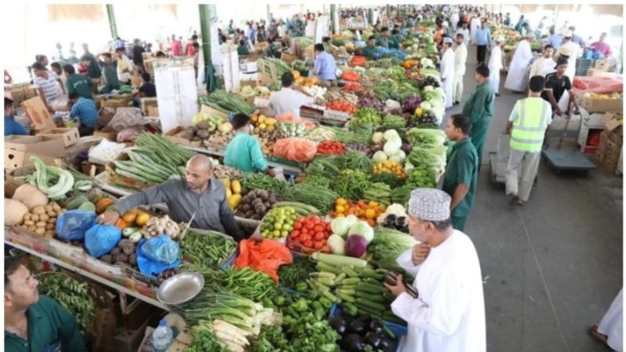 Inflation : പണപ്പെരുപ്പത്തിൽ വീർപ്പുമുട്ടി രാജ്യം; റിപ്പോ നിരക്ക് വീണ്ടും ഉയർന്നേക്കും Inflation : പണപ്പെരുപ്പത്തിൽ വീർപ്പുമുട്ടി രാജ്യം; റിപ്പോ നിരക്ക് വീണ്ടും ഉയർന്നേക്കും