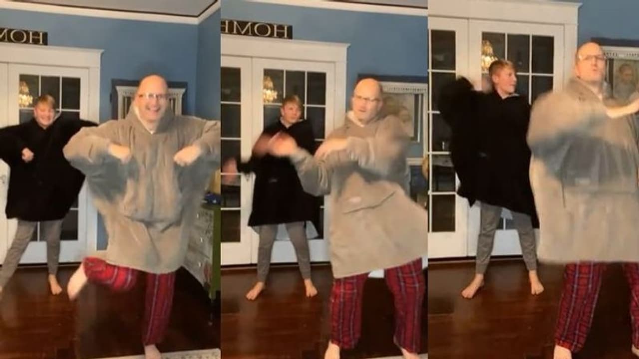 'ও বেটা জি' গানের তালে নাচ বিদেশি বাবা ও ছেলের, সোশ্যাল মিডিয়ায় ভাইরাল হল ভিডিও 'ও বেটা জি' গানের তালে নাচ বিদেশি বাবা ও ছেলের, সোশ্যাল মিডিয়ায় ভাইরাল হল ভিডিও