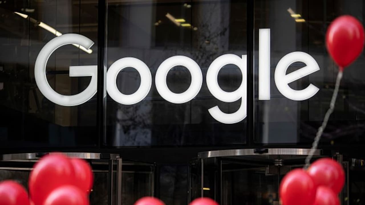 பணிநீக்கம் செய்யப்பட்ட ஊழியர்களுக்கு மீண்டும் வேலை கொடுத்த கூகுள்! காரணம் இதுதானாம்!