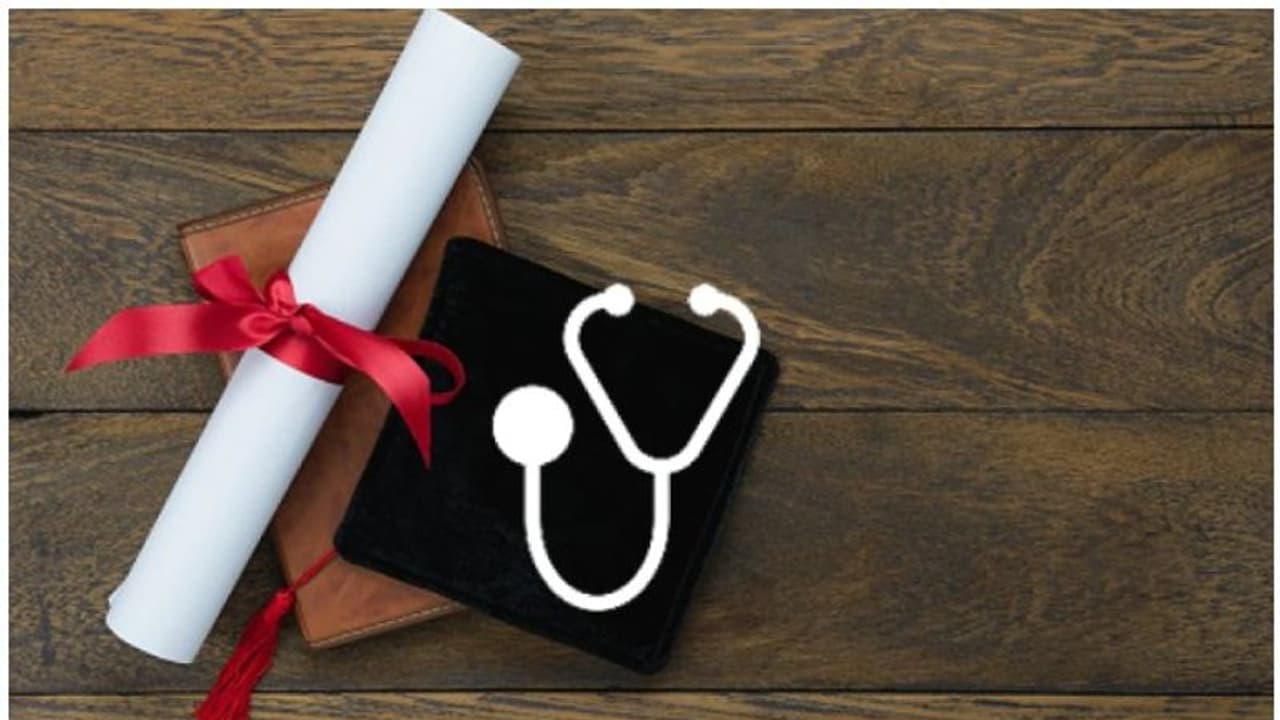 ಎರಡು ವರ್ಷದಿಂದ ನರ್ಸಿಂಗ್ ವಿದ್ಯಾರ್ಥಿಗಳಿಗಿಲ್ಲ ಸ್ಕಾಲರ್ ಶಿಪ್ ಎರಡು ವರ್ಷದಿಂದ ನರ್ಸಿಂಗ್ ವಿದ್ಯಾರ್ಥಿಗಳಿಗಿಲ್ಲ ಸ್ಕಾಲರ್ ಶಿಪ್