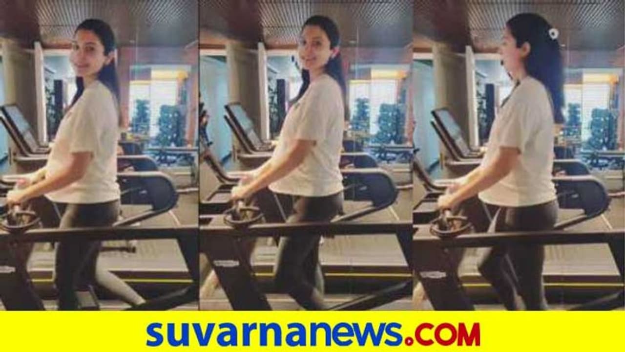ಜಿಮ್ನಲ್ಲಿ ಗರ್ಭಿಣಿ ಅನುಷ್ಕಾ ವರ್ಕೌಟ್ ವಿಡಿಯೋ ವೈರಲ್; 'ಸ್ಟ್ರಾಂಗ್ ಹೆಂಗ್ಸು' ಜಿಮ್ನಲ್ಲಿ ಗರ್ಭಿಣಿ ಅನುಷ್ಕಾ ವರ್ಕೌಟ್ ವಿಡಿಯೋ ವೈರಲ್; 'ಸ್ಟ್ರಾಂಗ್ ಹೆಂಗ್ಸು'
