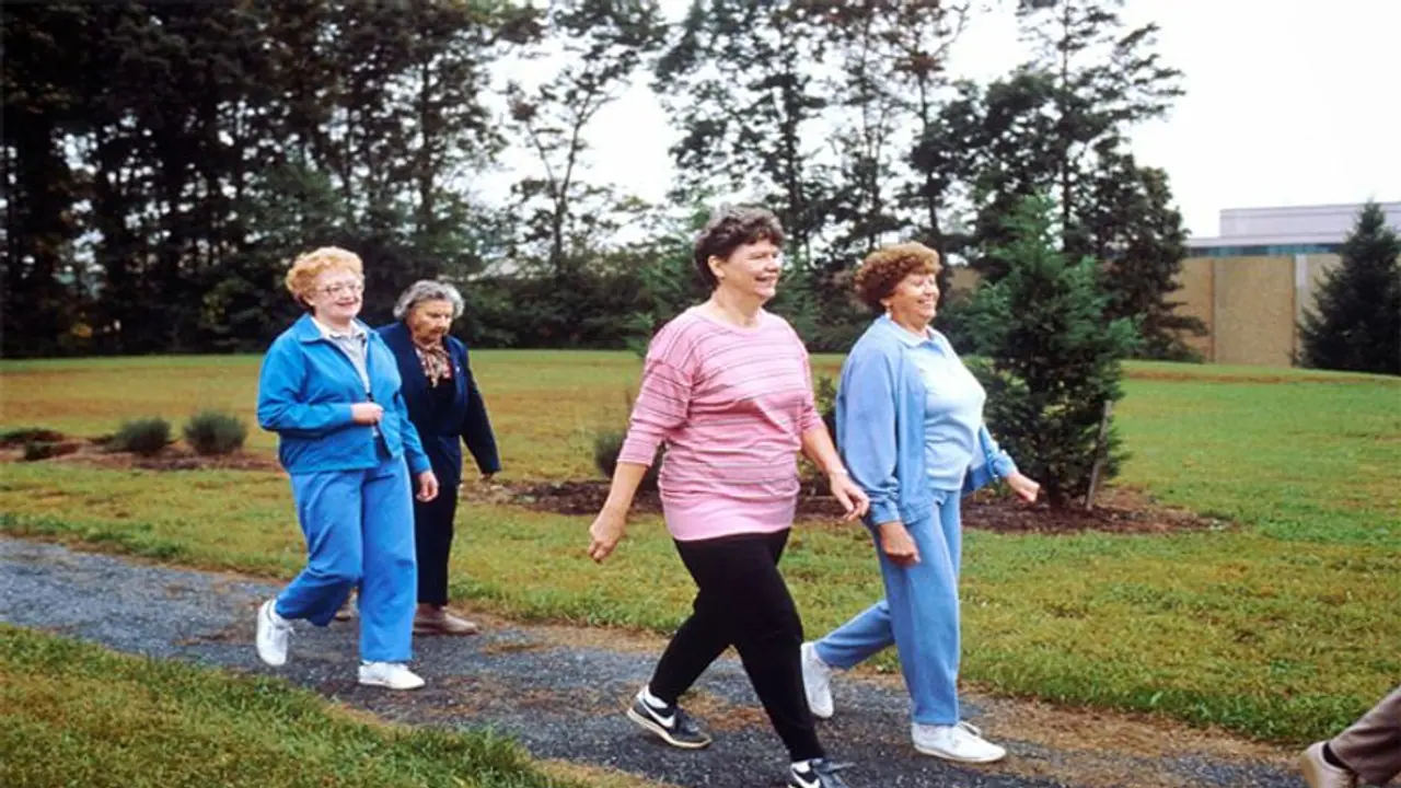 ஈஸியா எடையை குறைக்க சாப்பிட்டதும் 'எத்தனை' நிமிஷம் நடக்கனும் தெரியுமா? 