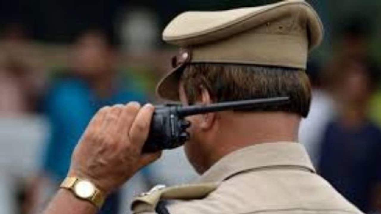 ആലപ്പുഴയിൽ ബൈക്കിലെത്തി രണ്ടംഗ സംഘം യുവാവിന്റെ മാലപൊട്ടിച്ചു ആലപ്പുഴയിൽ ബൈക്കിലെത്തി രണ്ടംഗ സംഘം യുവാവിന്റെ മാലപൊട്ടിച്ചു