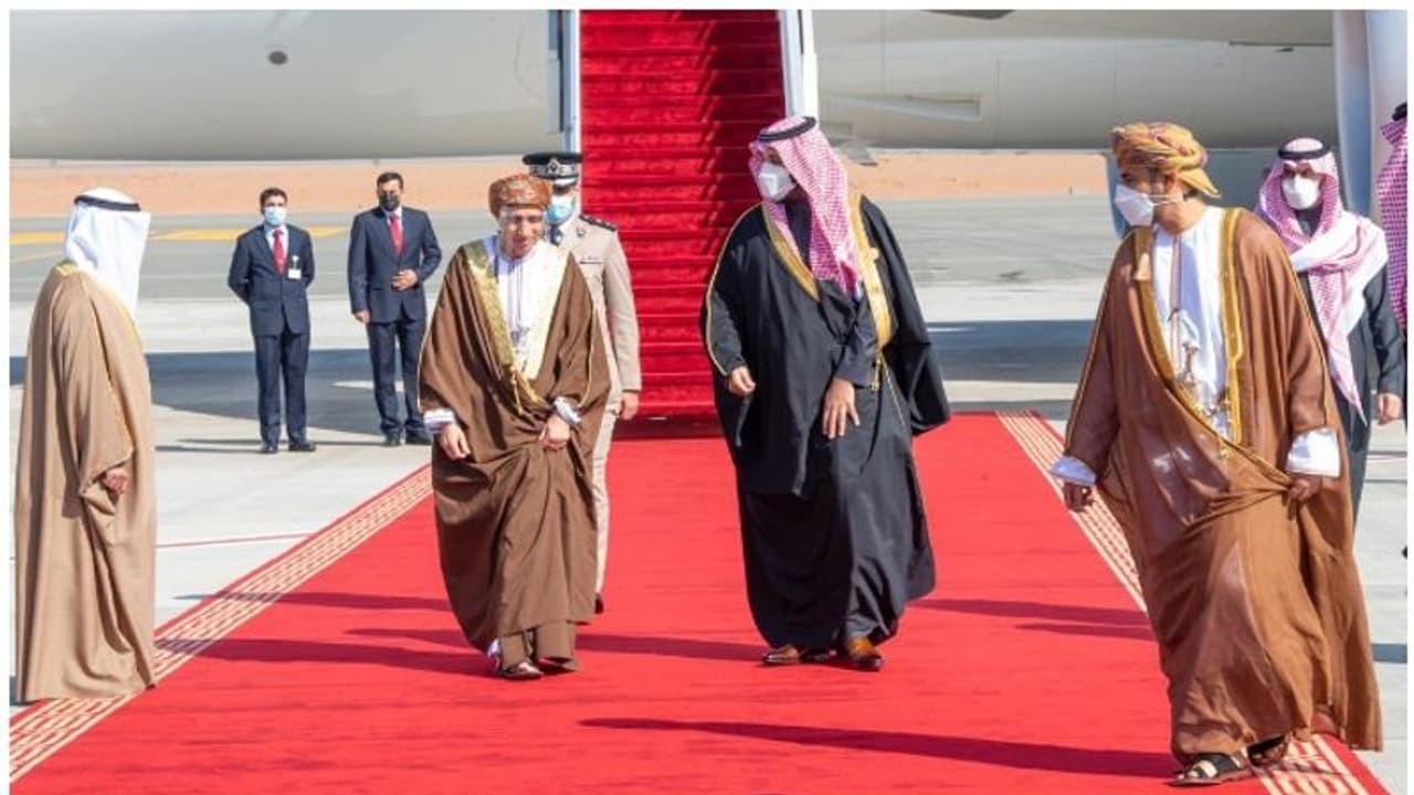 ജിസിസി ഉച്ചകോടി; ഒമാന് സംഘം സൗദിയിലെത്തി ജിസിസി ഉച്ചകോടി; ഒമാന് സംഘം സൗദിയിലെത്തി