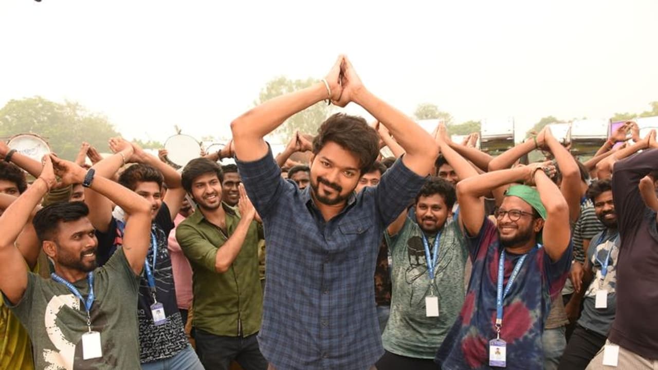 തിയറ്ററില് മുഴുവന് സീറ്റുകളിലും ആളെ അനുവദിക്കാനുള്ള തീരുമാനം; തമിഴ്നാട് സര്ക്കാറിനെതിരെ വിദഗ്ധര് തിയറ്ററില് മുഴുവന് സീറ്റുകളിലും ആളെ അനുവദിക്കാനുള്ള തീരുമാനം; തമിഴ്നാട് സര്ക്കാറിനെതിരെ വിദഗ്ധര്