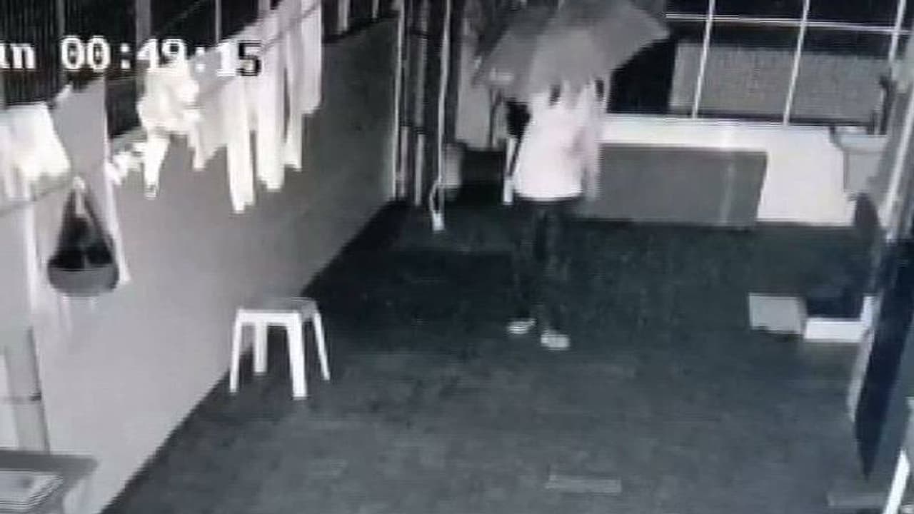 സിസിടിവിയില്‍ മുഖം പതിയാതിരിക്കാന്‍ കള്ളന്‍റെ അടവ്; പുലിവാലുപിടിച്ച് വയനാട് പൊലീസ്