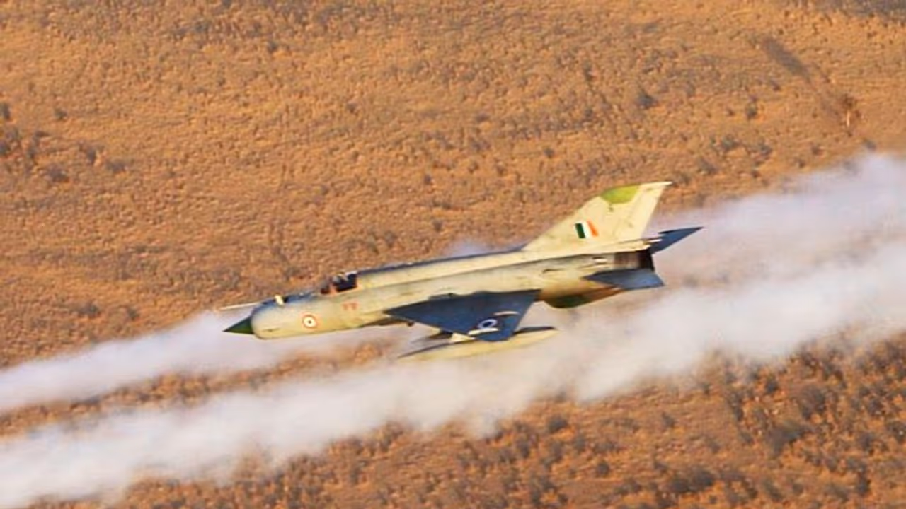 IAF MiG 21 Bison crashes in Rajasthan, pilot safe