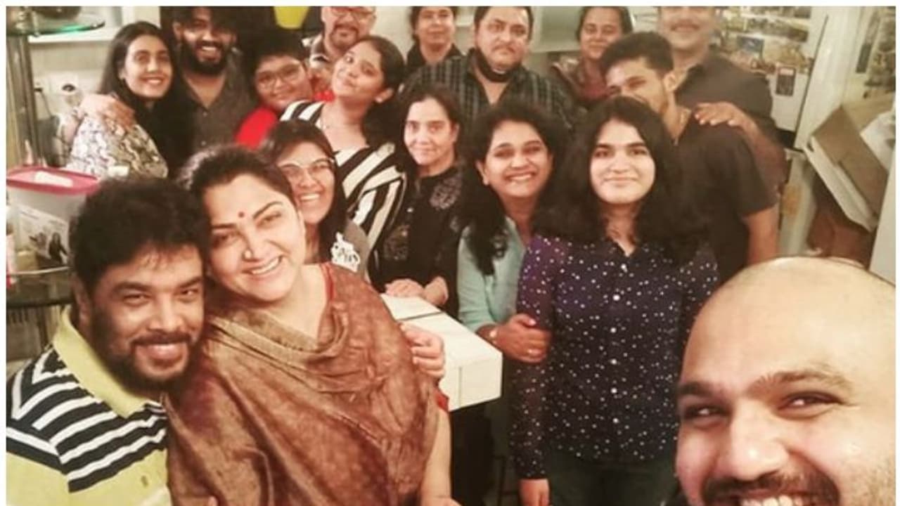 'ആഘോഷങ്ങളില്ല, എങ്കിലും സ്നേഹം നിറഞ്ഞത്', ഫോട്ടോയുമായി ഖുശ്ബു 'ആഘോഷങ്ങളില്ല, എങ്കിലും സ്നേഹം നിറഞ്ഞത്', ഫോട്ടോയുമായി ഖുശ്ബു