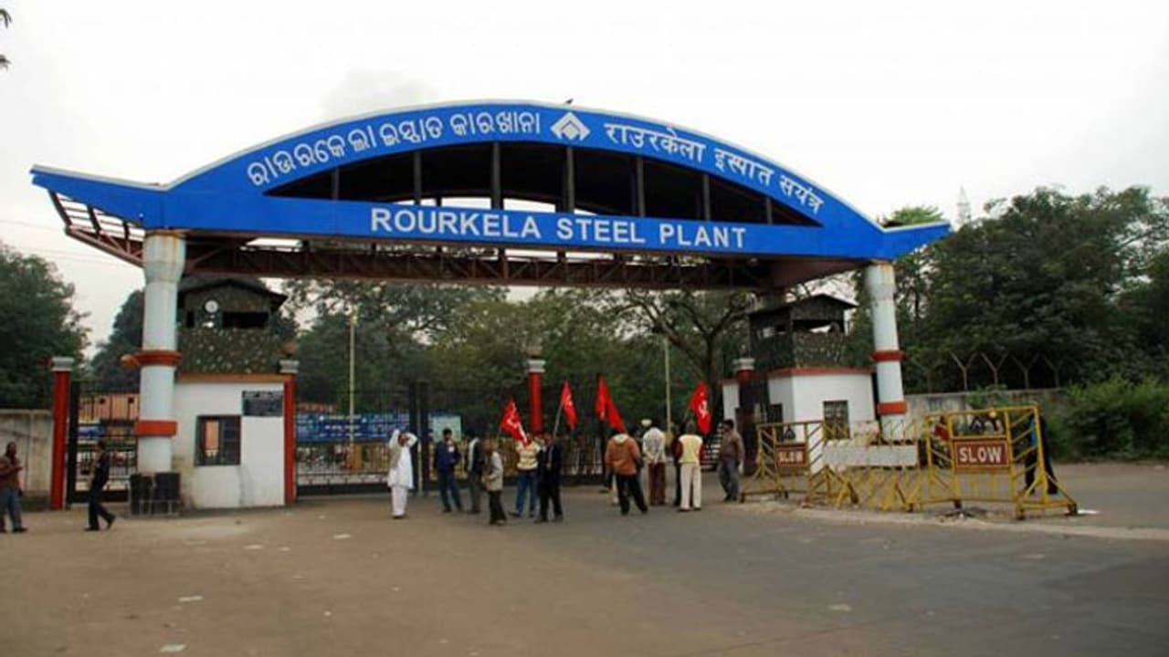 ओडिशा : राउरकेला स्टील प्लांट में गैस लीक, चार की मौत; 6 अस्पताल में भर्ती ओडिशा : राउरकेला स्टील प्लांट में गैस लीक, चार की मौत; 6 अस्पताल में भर्ती