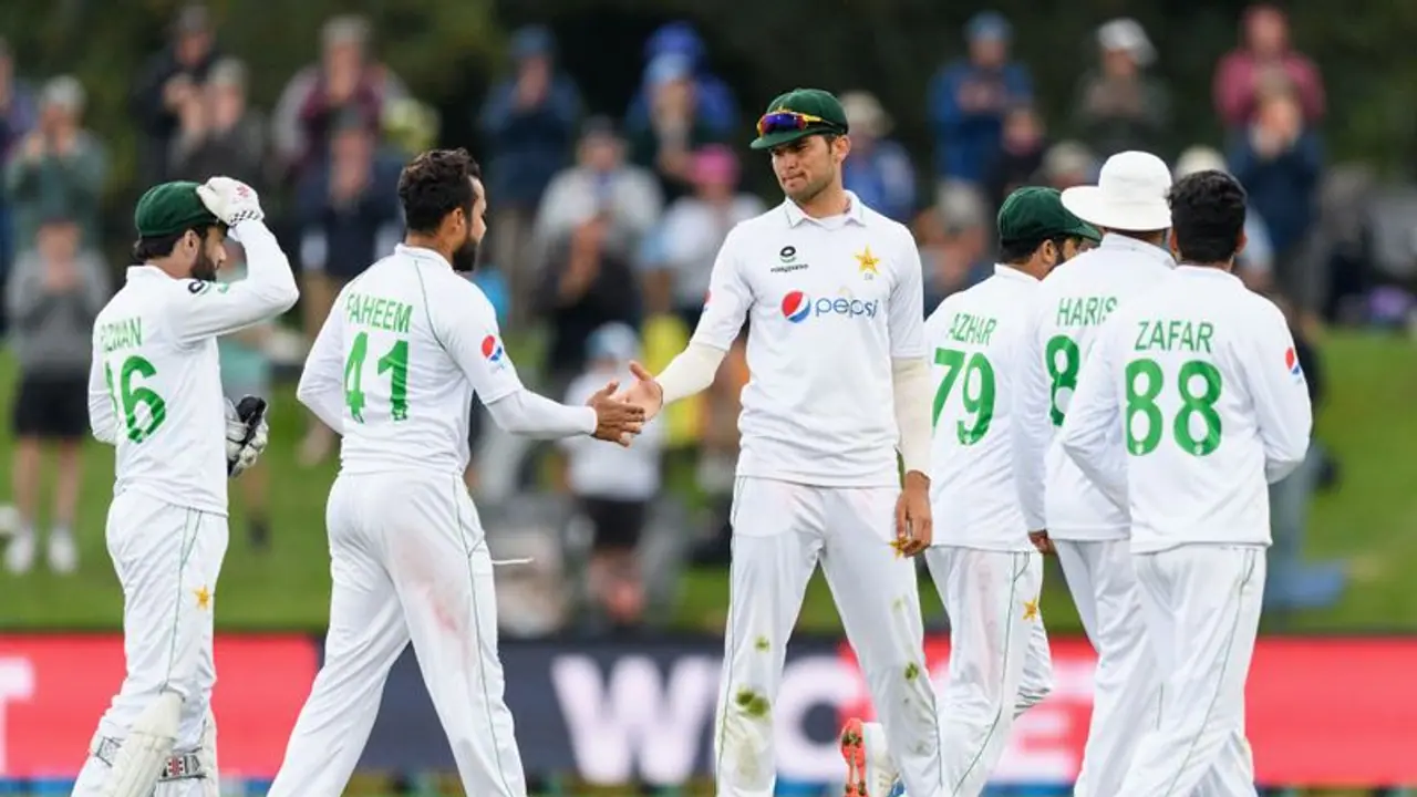 പാകിസ്ഥാന് ടീമില് വമ്പന് അഴിച്ചുപണി; ഒമ്പത് പുതുമുഖങ്ങള് ടീമില് പാകിസ്ഥാന് ടീമില് വമ്പന് അഴിച്ചുപണി; ഒമ്പത് പുതുമുഖങ്ങള് ടീമില്