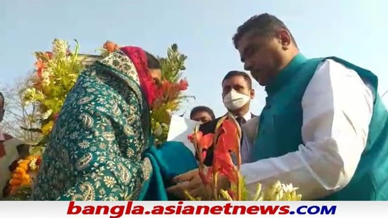 লালগড়ে শহিদ দিবস পালনে শুভেন্দু, 'গদ্দার হটাও গো ব্যাক' স্লোগান তৃণমূলের লালগড়ে শহিদ দিবস পালনে শুভেন্দু, 'গদ্দার হটাও গো ব্যাক' স্লোগান তৃণমূলের