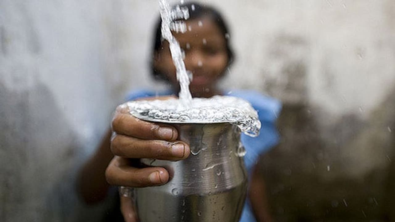 ಈ ವರ್ಷ 24 ಲಕ್ಷ ಮನೆಗಳಿಗೆ ನಲ್ಲಿ ನೀರು ಈ ವರ್ಷ 24 ಲಕ್ಷ ಮನೆಗಳಿಗೆ ನಲ್ಲಿ ನೀರು