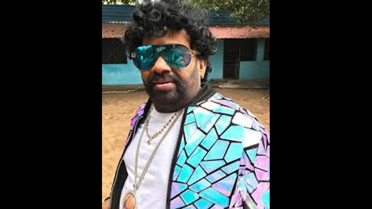 நடிகர் செந்தில் குடும்பத்தையே ஆட்டிப்படைக்கும் கொரோனா... மருத்துவமனையில் அனுமதி..! நடிகர் செந்தில் குடும்பத்தையே ஆட்டிப்படைக்கும் கொரோனா... மருத்துவமனையில் அனுமதி..!