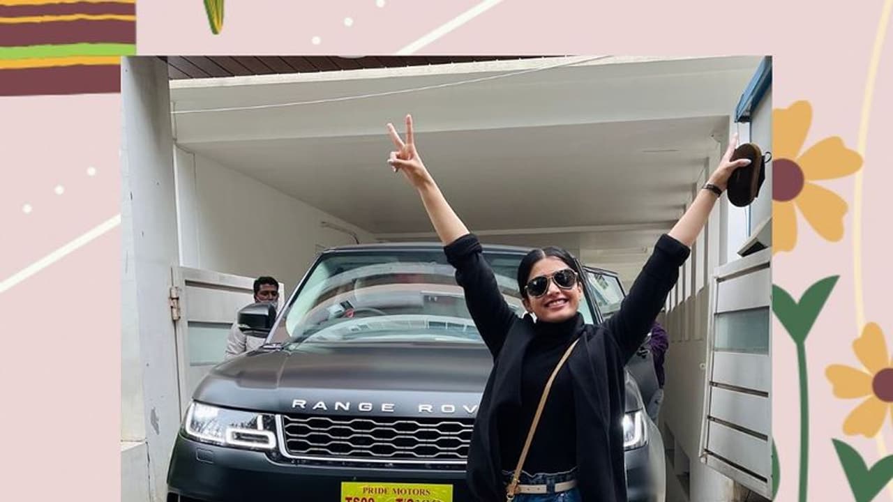 "ഇതുവരെ എത്തുമെന്ന് പ്രതീക്ഷിച്ചില്ല.." ഒന്നരക്കോടിയുടെ കാര് സ്വന്തമാക്കിയ താരസുന്ദരി പറഞ്ഞത്! "ഇതുവരെ എത്തുമെന്ന് പ്രതീക്ഷിച്ചില്ല.." ഒന്നരക്കോടിയുടെ കാര് സ്വന്തമാക്കിയ താരസുന്ദരി പറഞ്ഞത്!