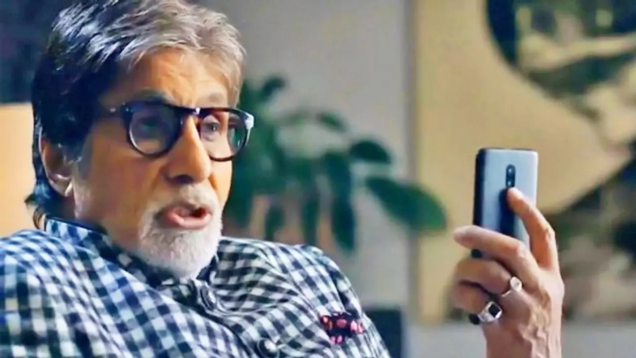 Corona Caller Tune: ಶೀಘ್ರದಲ್ಲೇ ಕೋವಿಡ್ 19 ಕಾಲರ್ ಟ್ಯೂನ್ ಬಂದ್: ಟ್ವೀಟರ್ನಲ್ಲಿ ಮೀಮ್ಸ್ ಸುರಿಮಳೆ Corona Caller Tune: ಶೀಘ್ರದಲ್ಲೇ ಕೋವಿಡ್ 19 ಕಾಲರ್ ಟ್ಯೂನ್ ಬಂದ್: ಟ್ವೀಟರ್ನಲ್ಲಿ ಮೀಮ್ಸ್ ಸುರಿಮಳೆ