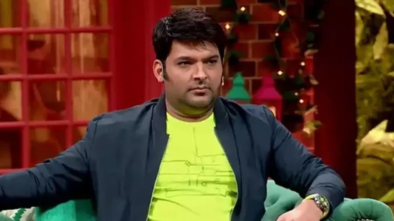 कॉमेडियन कपिल शर्मा को Crime Branch ने आखिर क्यों भेजा समन, जानें क्या है मामला कॉमेडियन कपिल शर्मा को Crime Branch ने आखिर क्यों भेजा समन, जानें क्या है मामला