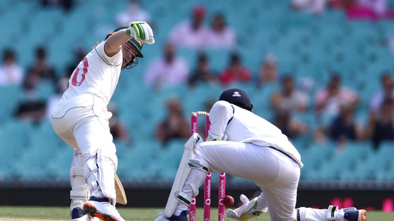 'കൈവിട്ട കളി'യില് റിഷഭ് പന്ത് തന്നെ കേമനെന്ന് പോണ്ടിംഗ് 'കൈവിട്ട കളി'യില് റിഷഭ് പന്ത് തന്നെ കേമനെന്ന് പോണ്ടിംഗ്