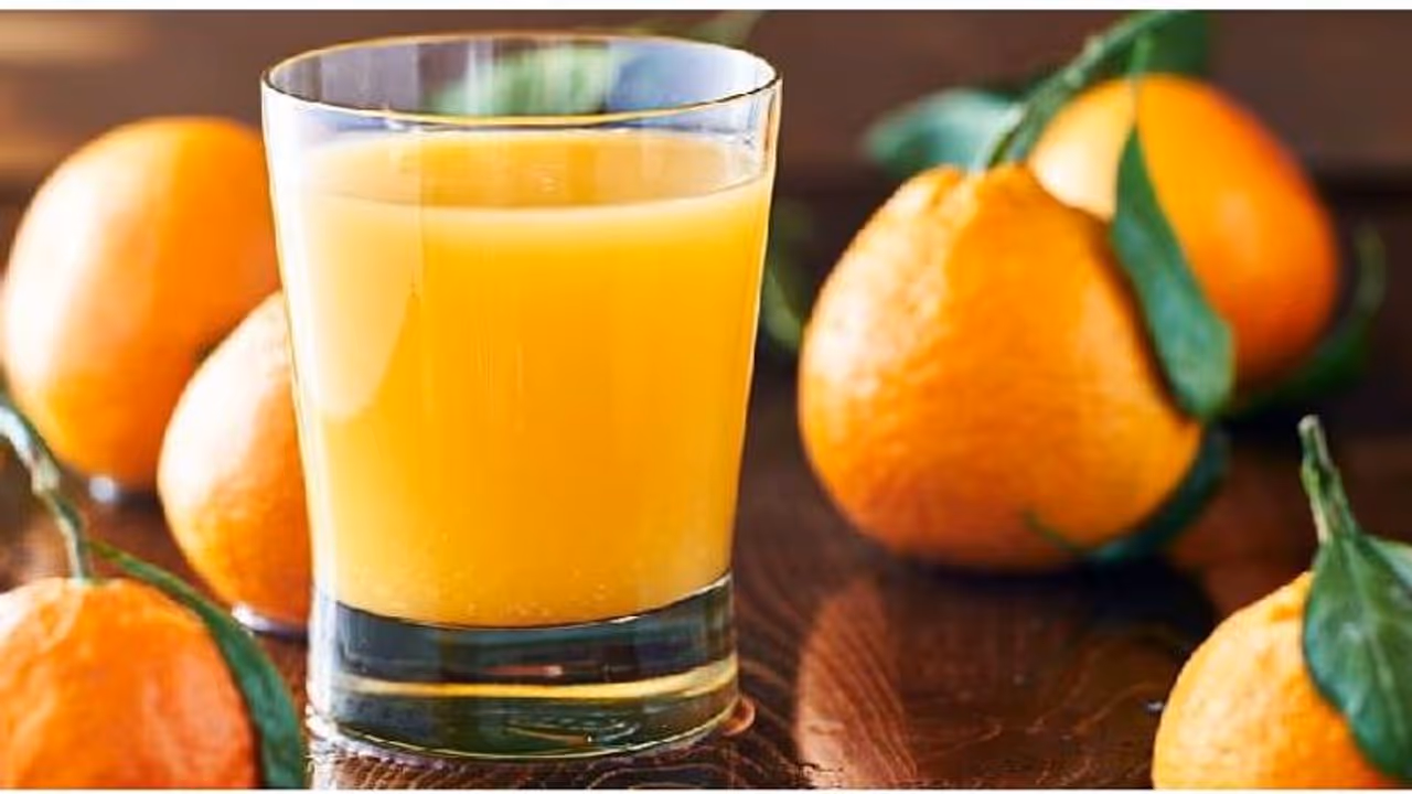 ഒരു ഓറഞ്ച് കൊണ്ട് ഒരു ലിറ്റര് ജ്യൂസ്; സ്പെഷ്യല് റെസിപ്പി വീഡിയോ കാണാം ഒരു ഓറഞ്ച് കൊണ്ട് ഒരു ലിറ്റര് ജ്യൂസ്; സ്പെഷ്യല് റെസിപ്പി വീഡിയോ കാണാം