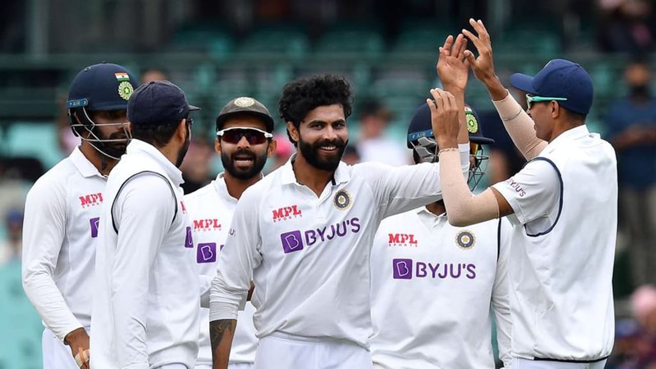 IND vs SA : ദക്ഷിണാഫ്രിക്കന് പര്യടനത്തിന് മുമ്പ് ഇന്ത്യക്ക് തിരിച്ചടി, മൂന്ന് പ്രമുഖ താരങ്ങള്ക്ക് പരിക്ക് IND vs SA : ദക്ഷിണാഫ്രിക്കന് പര്യടനത്തിന് മുമ്പ് ഇന്ത്യക്ക് തിരിച്ചടി, മൂന്ന് പ്രമുഖ താരങ്ങള്ക്ക് പരിക്ക്