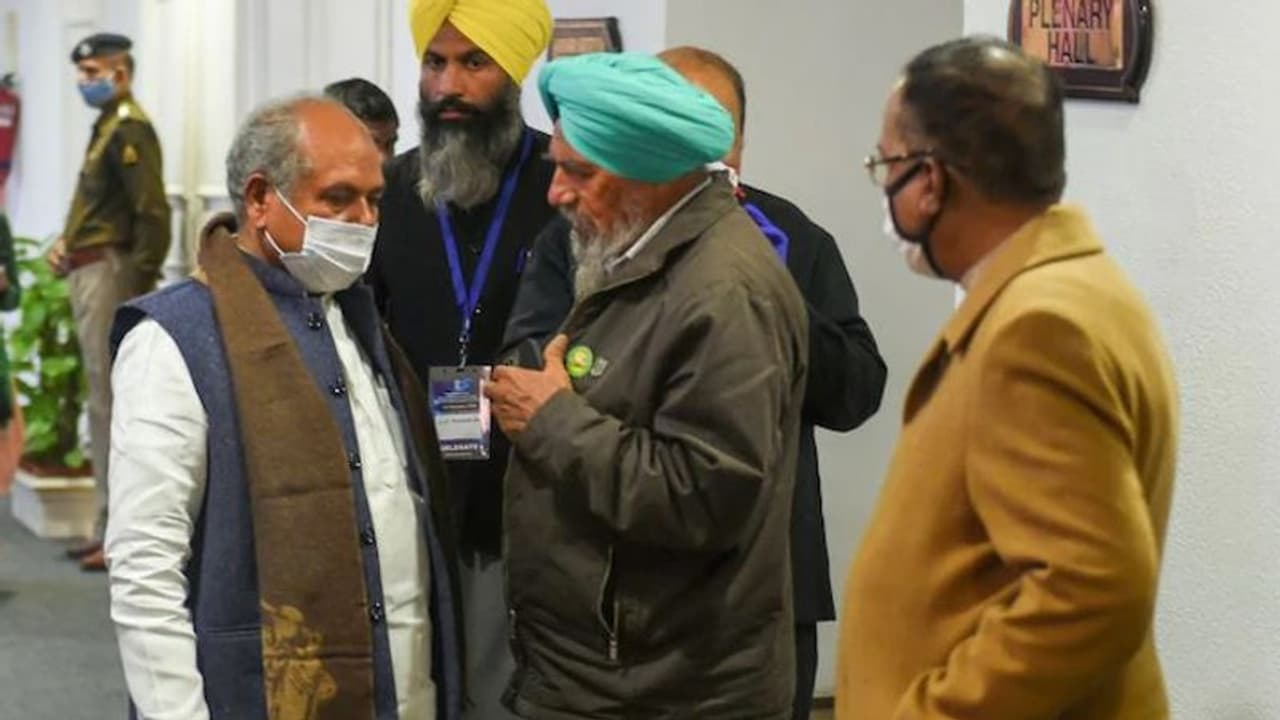 ರೈತರ ಜೊತೆಗಿನ 9ನೇ ಸುತ್ತಿನ ಮಾತುಕತೆ ವಿಫಲ; ಮತ್ತೆ ಸಭೆ ಯಾವಾಗ? ರೈತರ ಜೊತೆಗಿನ 9ನೇ ಸುತ್ತಿನ ಮಾತುಕತೆ ವಿಫಲ; ಮತ್ತೆ ಸಭೆ ಯಾವಾಗ?