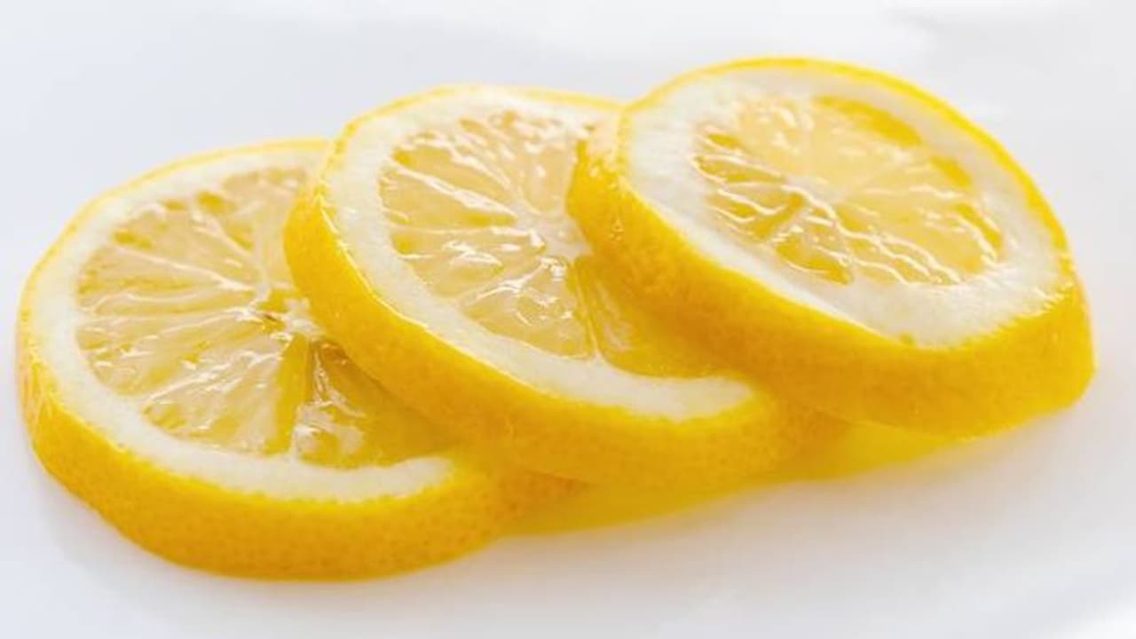 നാരങ്ങയുടെ തൊലി കമ്പോസ്റ്റ് നിര്മിക്കാന് ഉപയോഗിക്കാം നാരങ്ങയുടെ തൊലി കമ്പോസ്റ്റ് നിര്മിക്കാന് ഉപയോഗിക്കാം