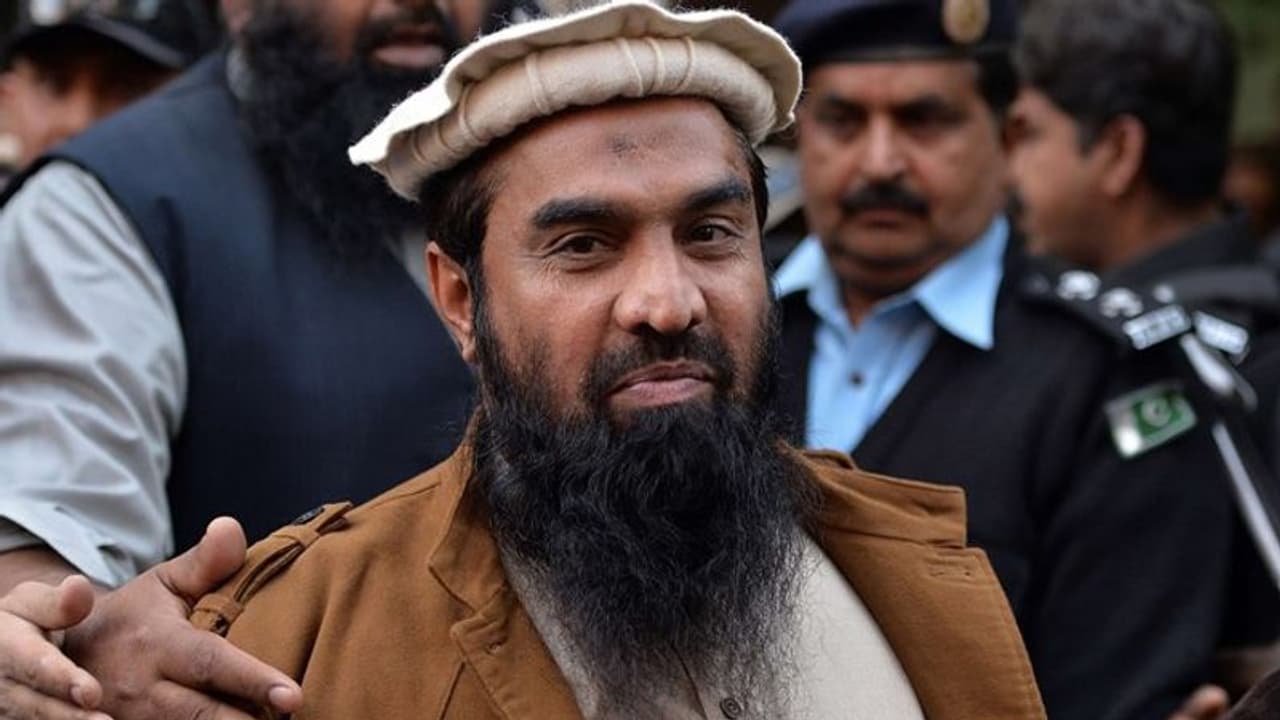 पाकिस्तान : मुंबई हमले के मास्टरमाइंड जकीउर रहमान लखवी को टेरर फंडिंग केस में 15 साल की सजा
