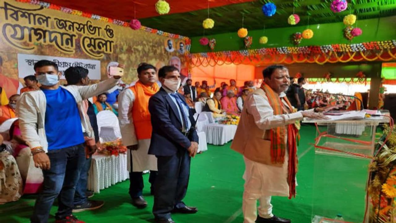 'সিঙ্গুরে টাটাকে তাড়ানো ও মমতাকে সঙ্গ দিয়ে ভুল করেছিলাম', নন্দীগ্রাম থেকে অনুশোচনা মুকুলের 'সিঙ্গুরে টাটাকে তাড়ানো ও মমতাকে সঙ্গ দিয়ে ভুল করেছিলাম', নন্দীগ্রাম থেকে অনুশোচনা মুকুলের