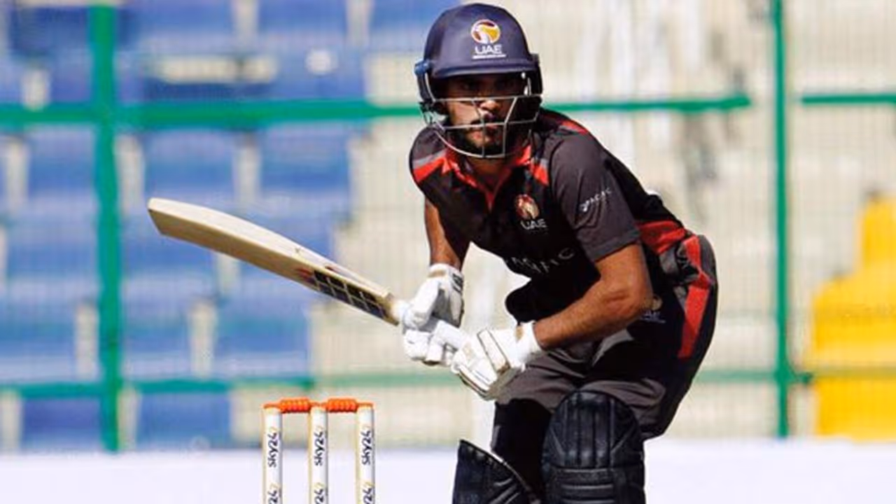 അയര്ലന്ഡിനെ ആറ് വിക്കറ്റിന് തകര്ത്ത് യുഎഇ, കളിയിലെ താരമായി മലയാളി താരം സി പി റിസ്വാന് അയര്ലന്ഡിനെ ആറ് വിക്കറ്റിന് തകര്ത്ത് യുഎഇ, കളിയിലെ താരമായി മലയാളി താരം സി പി റിസ്വാന്