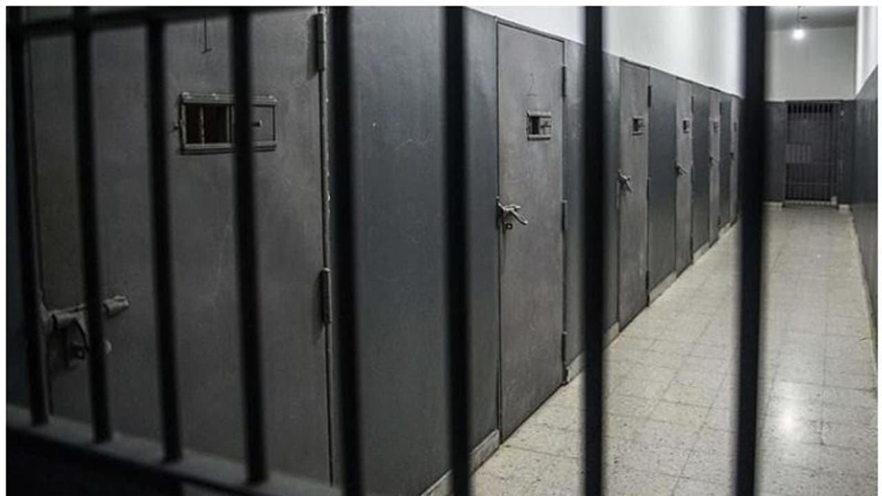 വ്യാജ ഹജ്ജ് സ്ഥാപനത്തിന്റെ പേരിൽ സോഷ്യൽ മീഡിയയിൽ പരസ്യം നൽകി തട്ടിപ്പ്; വിദേശികൾക്ക് 16 മാസം തടവ് ശിക്ഷ വ്യാജ ഹജ്ജ് സ്ഥാപനത്തിന്റെ പേരിൽ സോഷ്യൽ മീഡിയയിൽ പരസ്യം നൽകി തട്ടിപ്പ്; വിദേശികൾക്ക് 16 മാസം തടവ് ശിക്ഷ