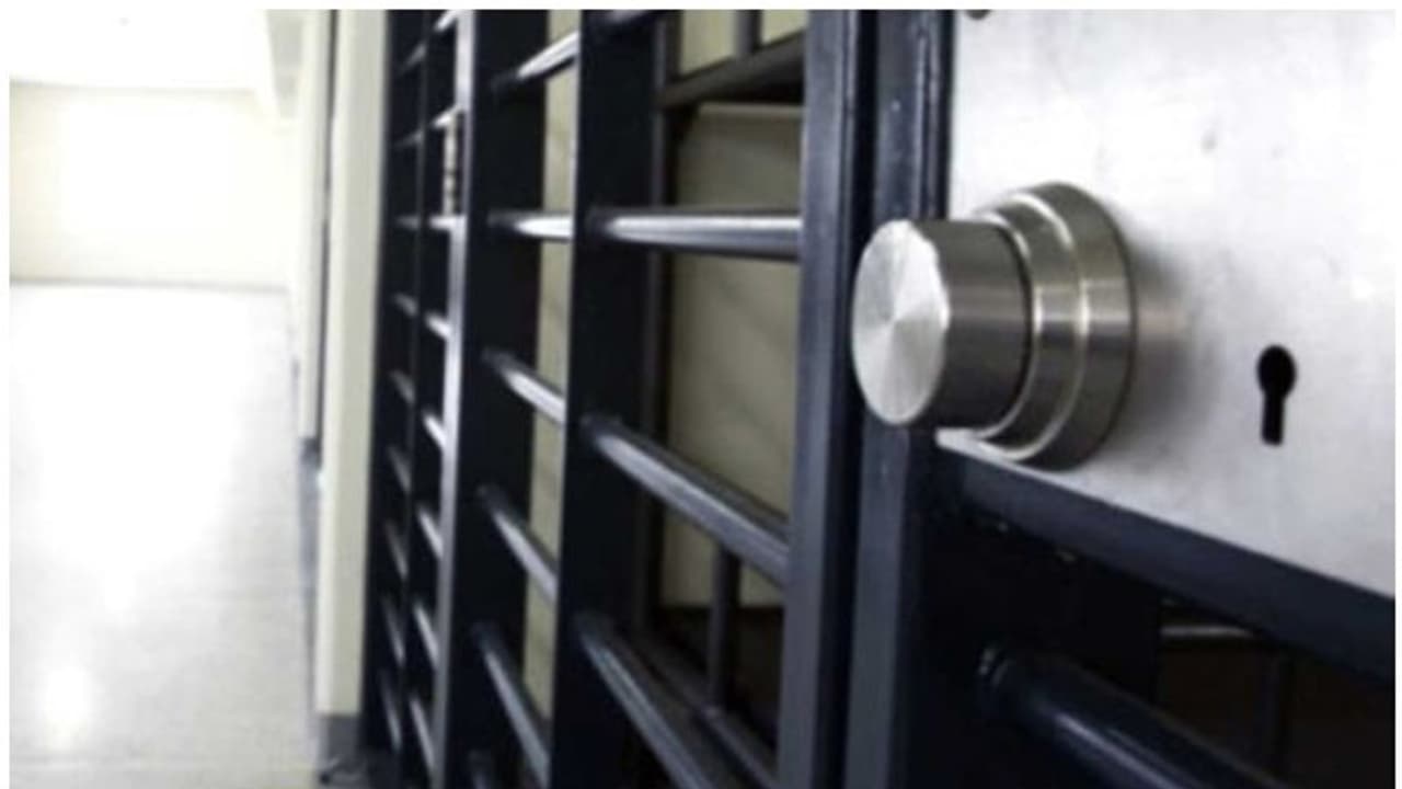 റമദാനിൽ രാജാവിന്റെ പൊതുമാപ്പ്; സൗദി അറേബ്യയിൽ തടവുകാരെ മോചിപ്പിക്കുന്ന നടപടികൾക്ക് തുടക്കം റമദാനിൽ രാജാവിന്റെ പൊതുമാപ്പ്; സൗദി അറേബ്യയിൽ തടവുകാരെ മോചിപ്പിക്കുന്ന നടപടികൾക്ക് തുടക്കം