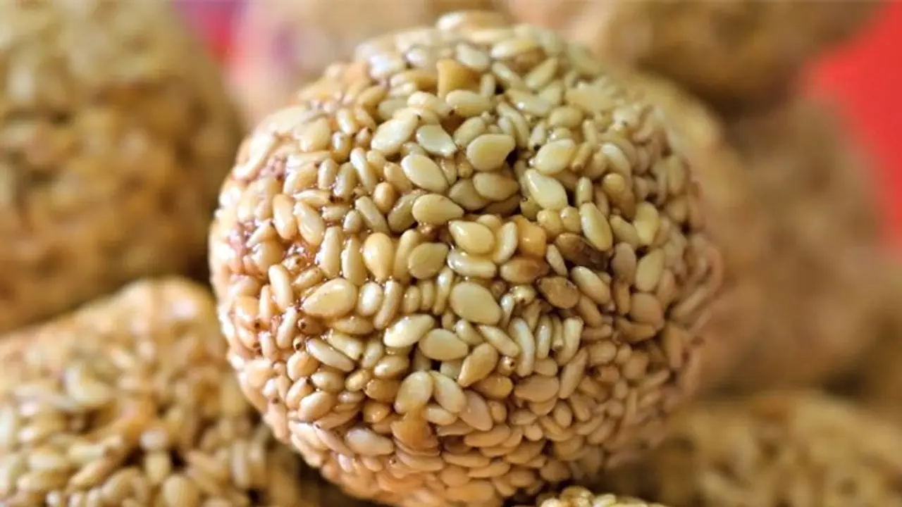 ಸಂಕ್ರಾಂತಿ 2024: ಎಳ್ಳು ಬೆಲ್ಲ ತಿಂದು ಆರೋಗ್ಯವಂತರಾಗಿ.. ಸಂಕ್ರಾಂತಿ 2024: ಎಳ್ಳು ಬೆಲ್ಲ ತಿಂದು ಆರೋಗ್ಯವಂತರಾಗಿ..