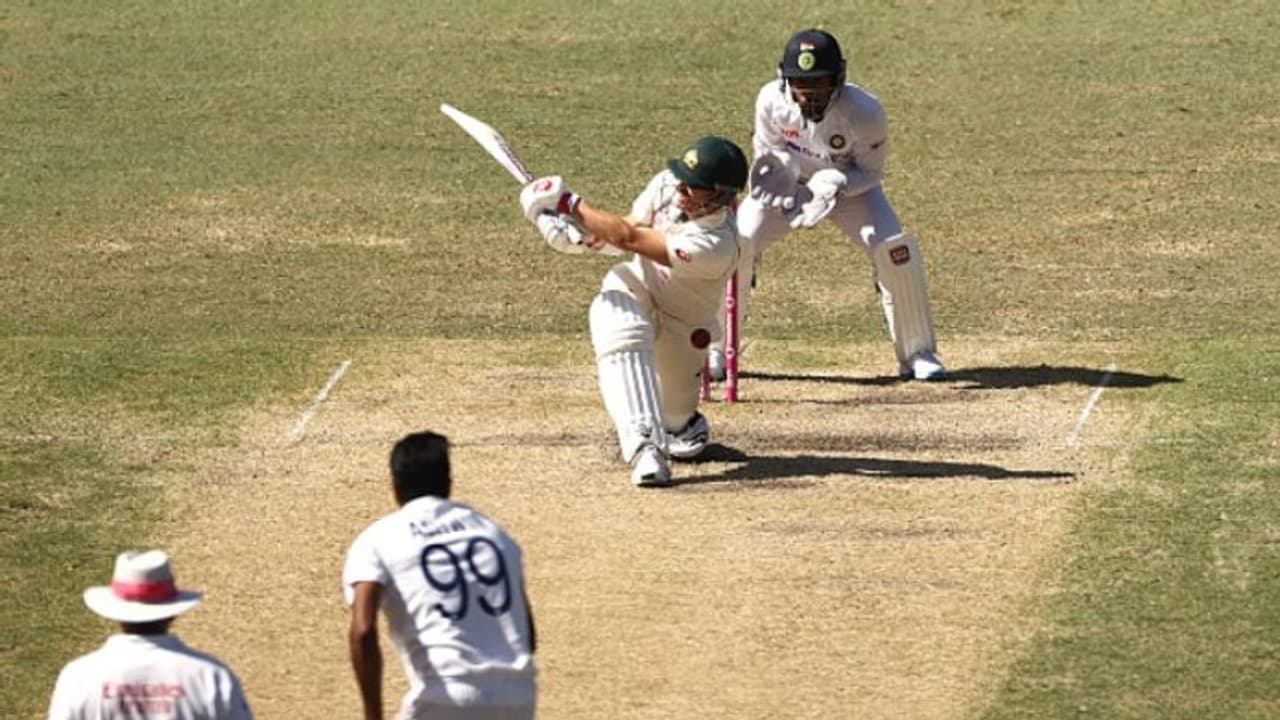 വാര്‍ണറെ പുറത്താക്കി അശ്വിന് അപൂര്‍വ നേട്ടം; മുന്നില്‍ ഒരാള്‍ മാത്രം